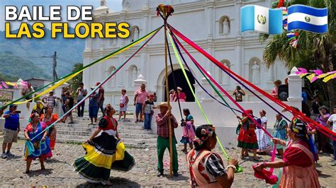 El Baile de las Flores Lunares: Explorando la Armonía entre la Naturaleza y la Espiritualidad en el Arte Silla