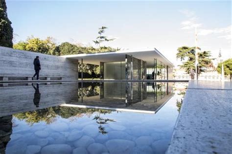 “El Pavellón de la Pureza y Tranquilidad” en azul y blanco: un refugio de paz interior