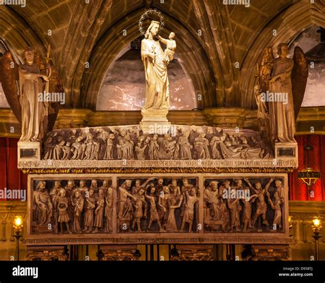  La Sarcophagus de Sainte-Répari, una obra gótica que desafía el tiempo y la lógica